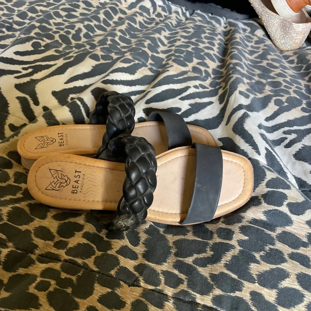 Womens Beast Fashion Braided‎ Black Slip On Sandals Slides Casual Sz 7